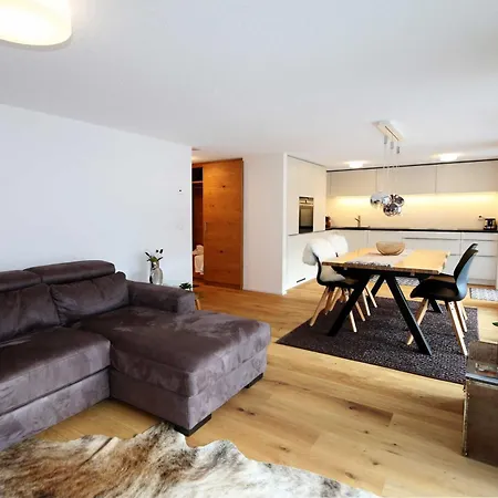 Britannia - Patagonia Saas Fee