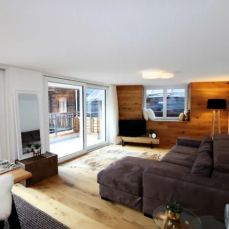 Britannia - Patagonia * Saas Fee