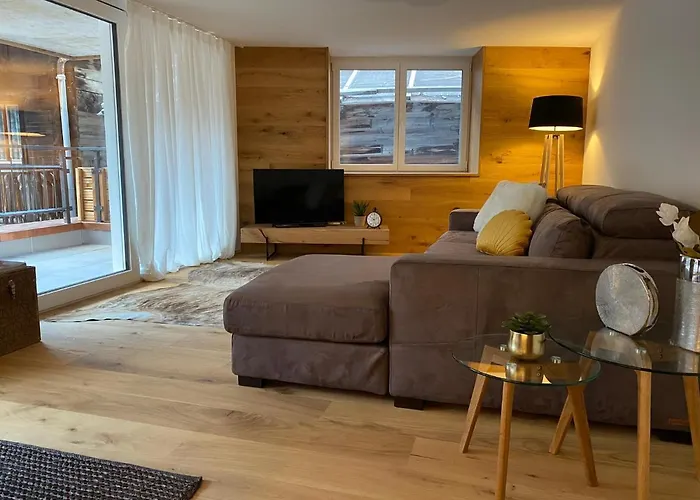 Britannia - Patagonia * Saas-Fee